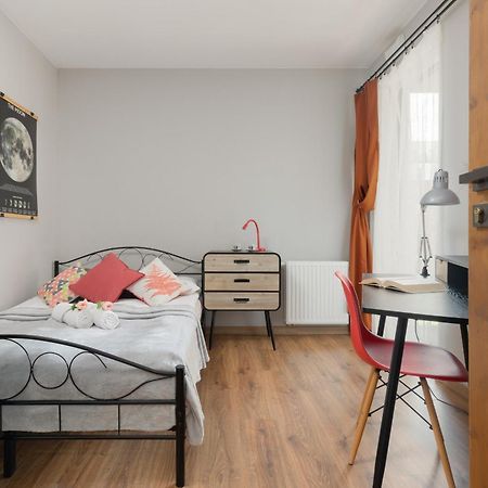 Cozy Three-Bedroom Family Apartment In Warsaw By Noclegi Renters Zewnętrze zdjęcie